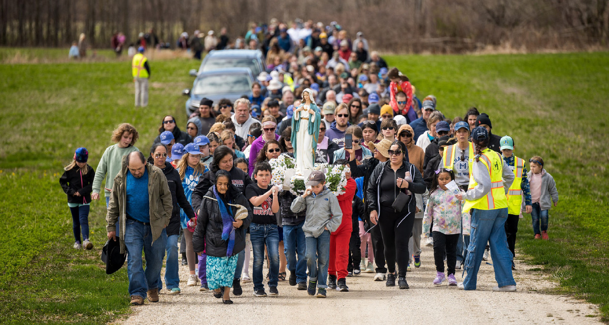 Pilgrims walking during the Walk to Mary